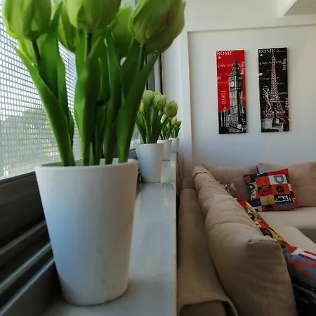 Spacious & Modern Studio Apartment Near The Airport Glyka Nera Exterior photo