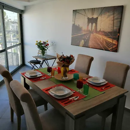 Spacious & Modern Studio Apartment Near The Airport Glyka Nera Exterior photo